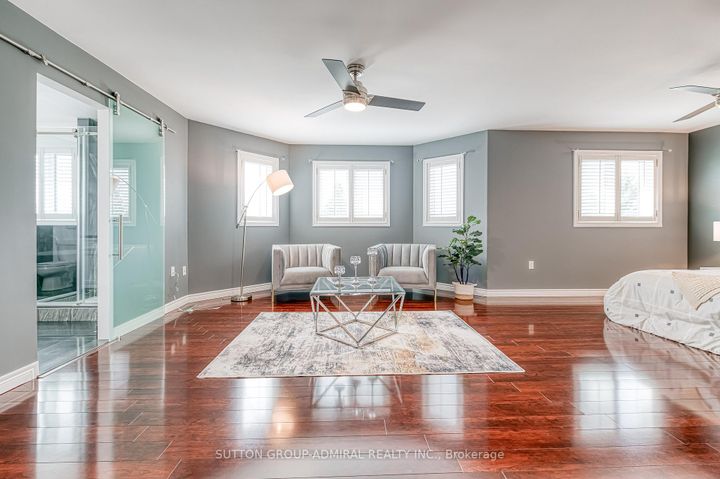 Photo 17 at 11 Saint Avenue, Bradford, Bradford West Gwillimbury
