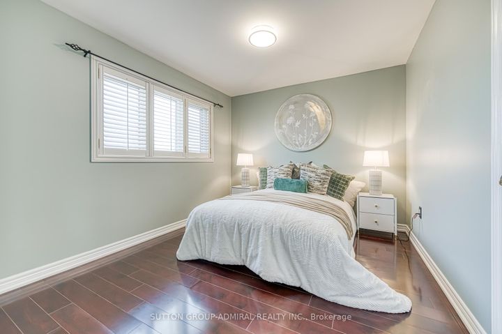 Photo 23 at 11 Saint Avenue, Bradford, Bradford West Gwillimbury