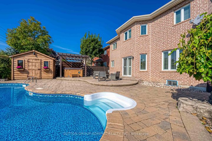 Photo 41 at 11 Saint Avenue, Bradford, Bradford West Gwillimbury