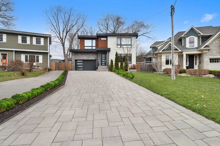 Photo 1 at 271 Jennings Crescent, BR Bronte, Oakville