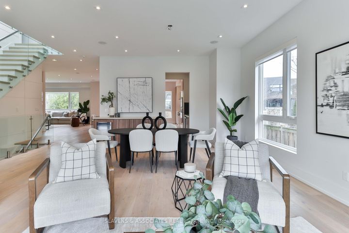 Photo 6 at 271 Jennings Crescent, BR Bronte, Oakville