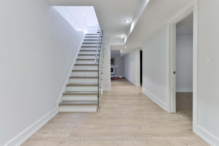 Photo 30 at 271 Jennings Crescent, BR Bronte, Oakville