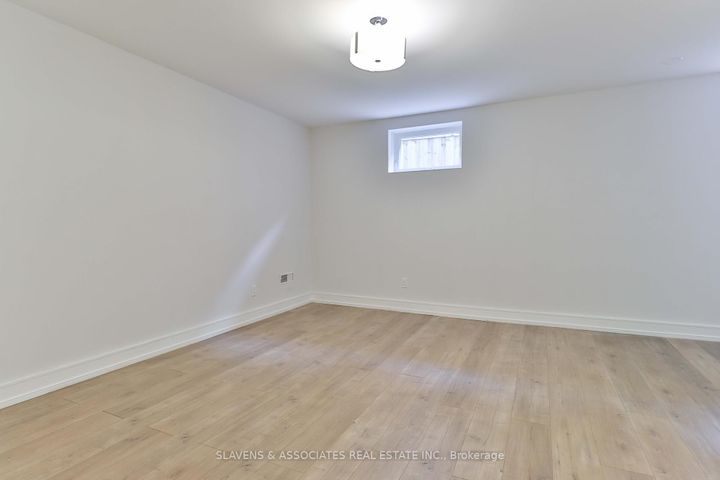 Photo 32 at 271 Jennings Crescent, BR Bronte, Oakville