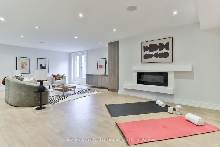Photo 35 at 271 Jennings Crescent, BR Bronte, Oakville