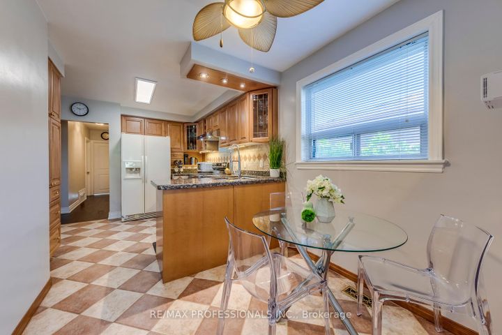 Photo 12 at 28 Summerfield Crescent, West Deane, Toronto