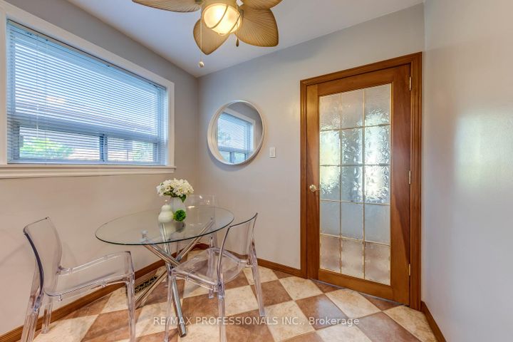 Photo 13 at 28 Summerfield Crescent, West Deane, Toronto