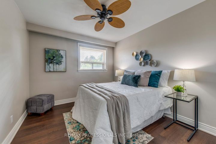 Photo 18 at 28 Summerfield Crescent, West Deane, Toronto