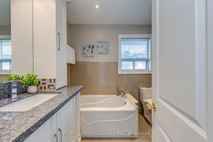 Photo 24 at 28 Summerfield Crescent, West Deane, Toronto