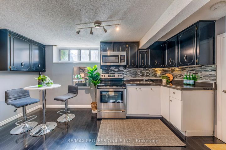 Photo 31 at 28 Summerfield Crescent, West Deane, Toronto