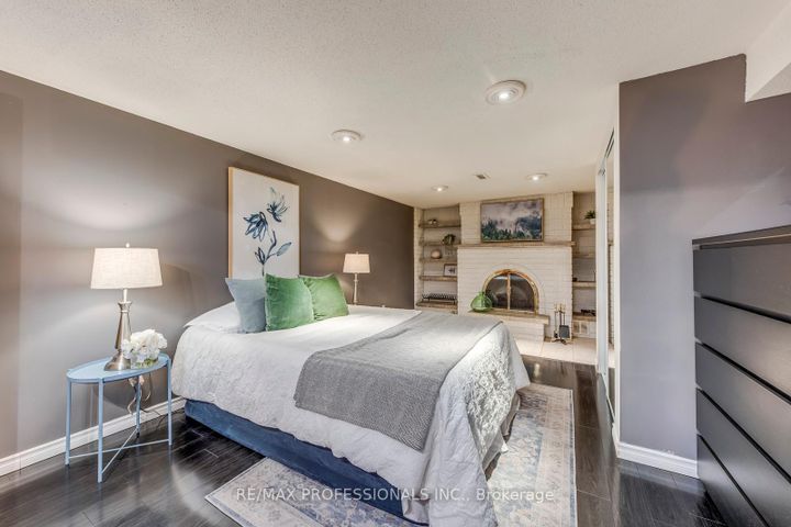 Photo 34 at 28 Summerfield Crescent, West Deane, Toronto
