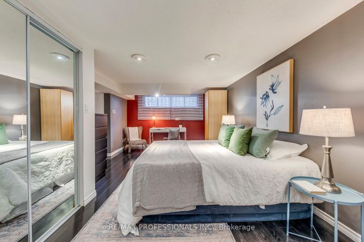 Photo 36 at 28 Summerfield Crescent, West Deane, Toronto