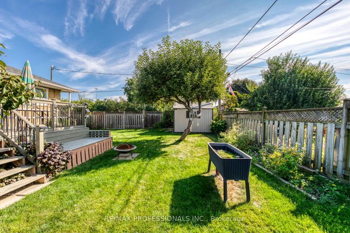 Photo 39 at 28 Summerfield Crescent, West Deane, Toronto