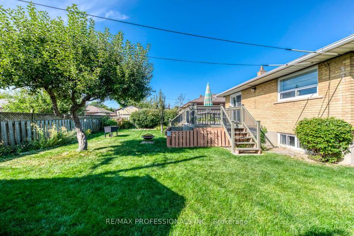 Photo 41 at 28 Summerfield Crescent, West Deane, Toronto