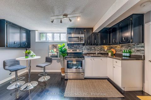 Photo 31 at 28 Summerfield Crescent, West Deane, Toronto