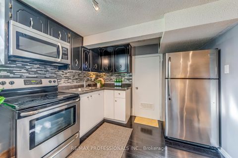 Photo 33 at 28 Summerfield Crescent, West Deane, Toronto