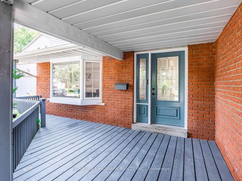 Photo 4 at 9 Eastman Crescent, Leslie Valley, Newmarket