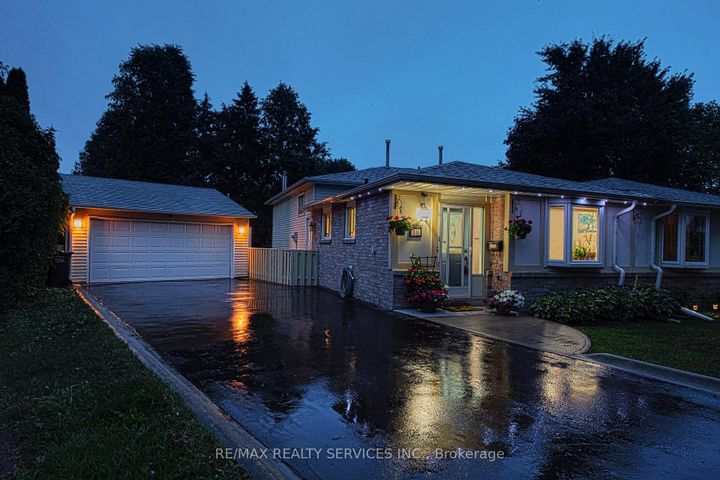 Photo 1 at 10 Minton Place, Central Park, Brampton