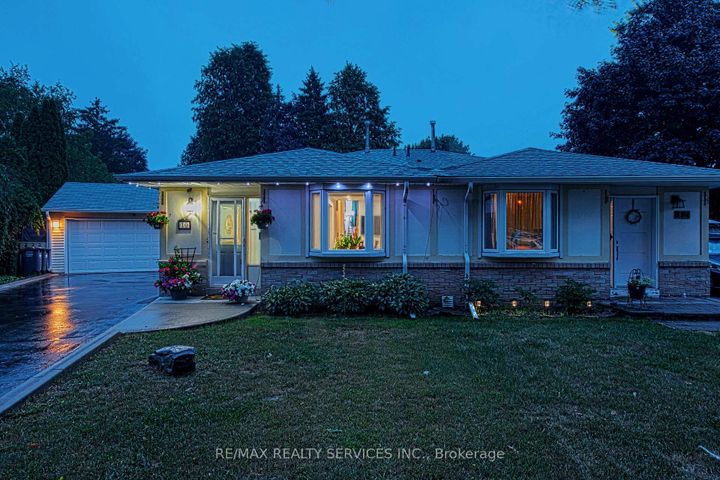 Photo 2 at 10 Minton Place, Central Park, Brampton