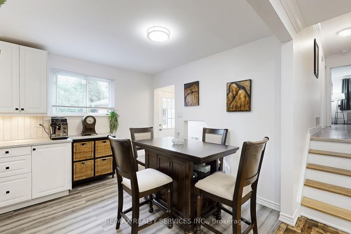 Photo 13 at 10 Minton Place, Central Park, Brampton