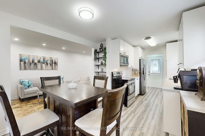 Photo 15 at 10 Minton Place, Central Park, Brampton