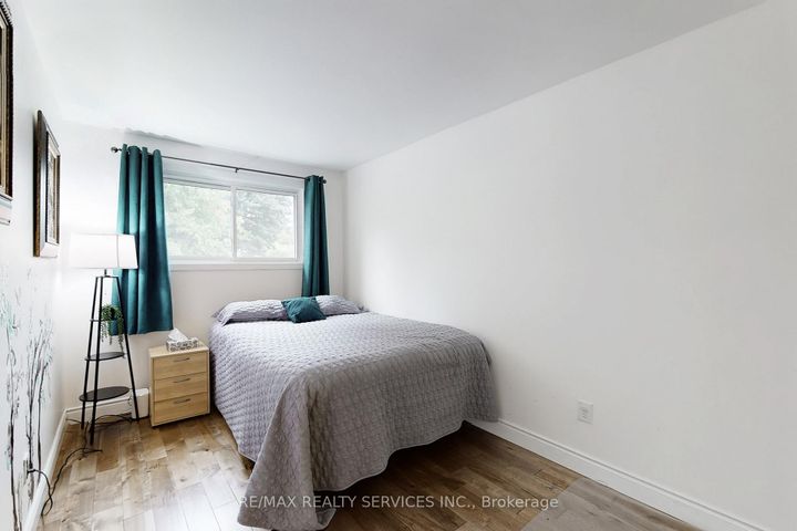 Photo 18 at 10 Minton Place, Central Park, Brampton