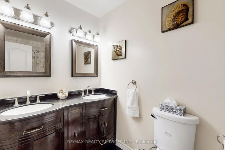 Photo 19 at 10 Minton Place, Central Park, Brampton