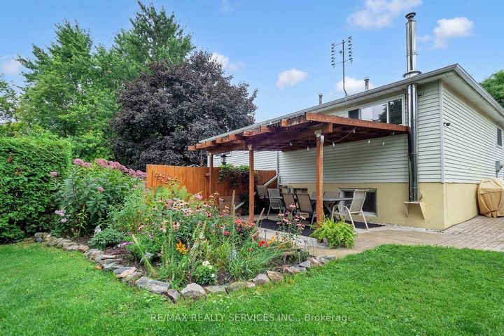 Photo 35 at 10 Minton Place, Central Park, Brampton