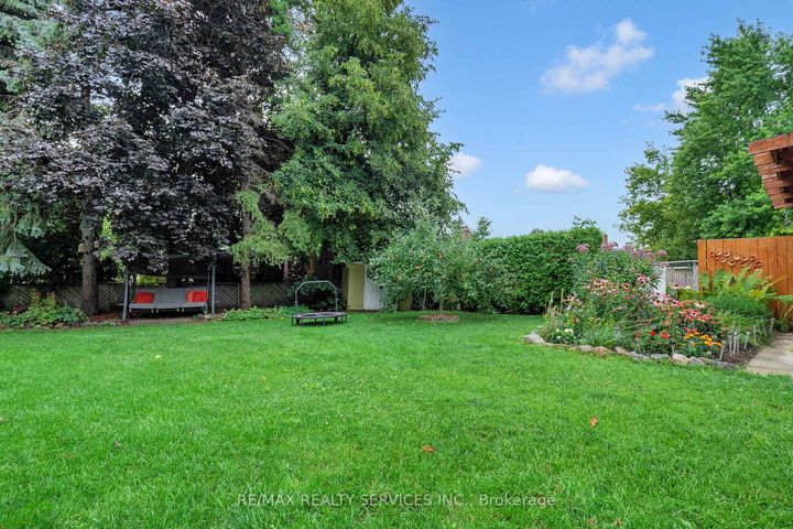 Photo 40 at 10 Minton Place, Central Park, Brampton