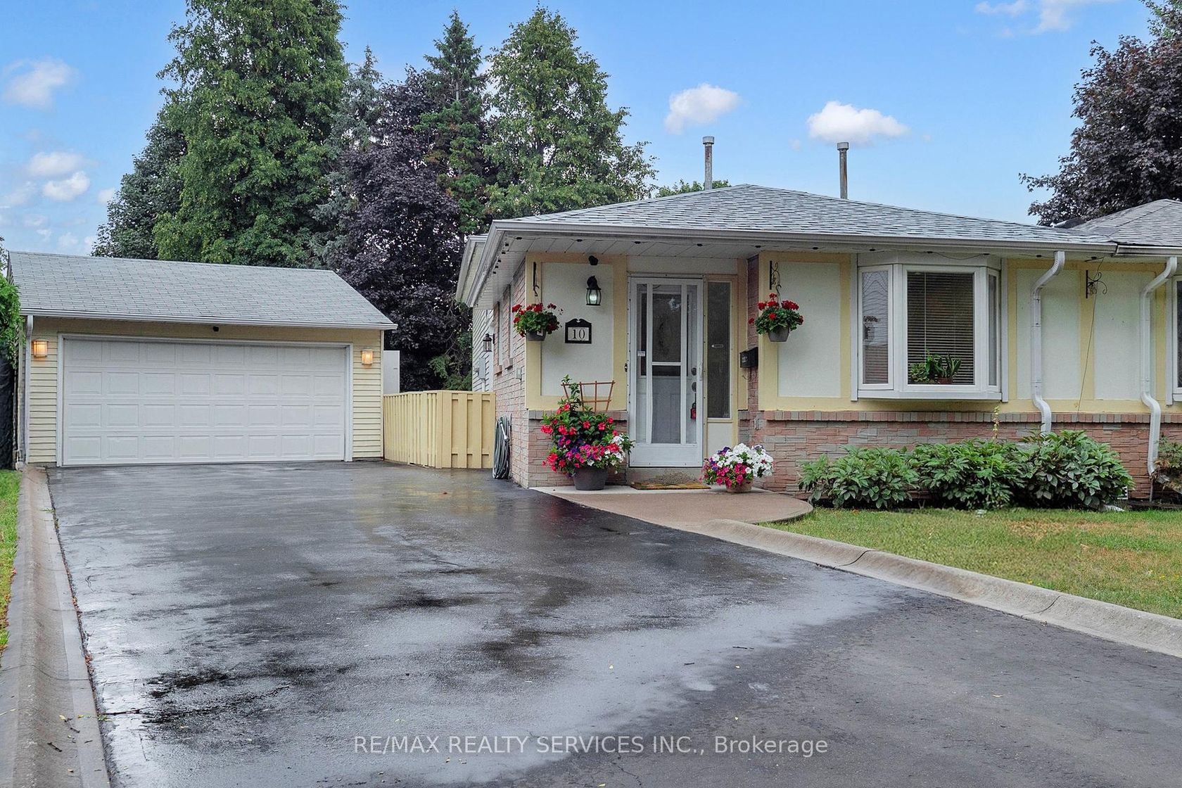 10 Minton Place, Central Park, Brampton 2