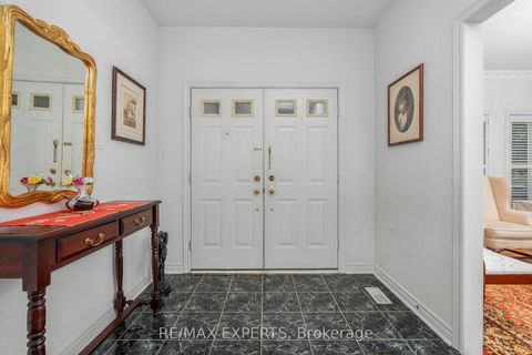 Photo 3 at 35 Falkirk Crescent, Maple, Vaughan