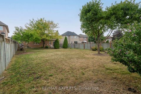 Photo 25 at 35 Falkirk Crescent, Maple, Vaughan