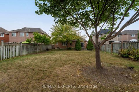 Photo 26 at 35 Falkirk Crescent, Maple, Vaughan