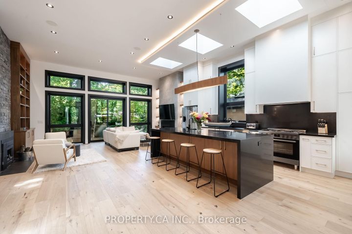 Photo 1 at 58 Farningham Crescent, Rosethorn, Toronto