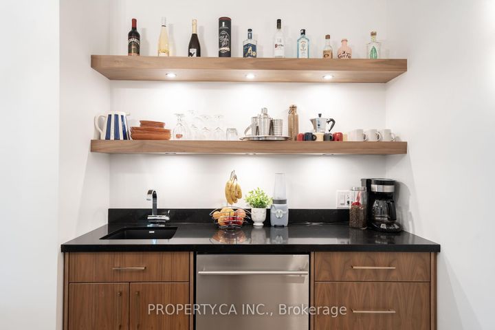 Photo 10 at 58 Farningham Crescent, Rosethorn, Toronto