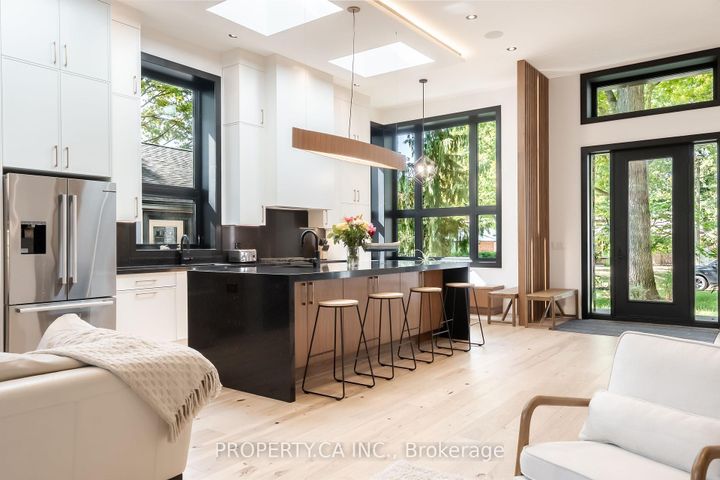 Photo 11 at 58 Farningham Crescent, Rosethorn, Toronto