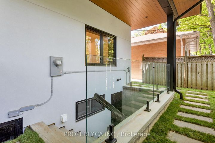 Photo 31 at 58 Farningham Crescent, Rosethorn, Toronto