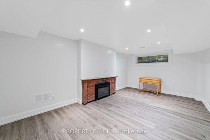 Photo 32 at 58 Farningham Crescent, Rosethorn, Toronto