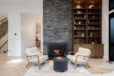 Photo 4 at 58 Farningham Crescent, Rosethorn, Toronto