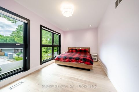 Photo 23 at 58 Farningham Crescent, Rosethorn, Toronto