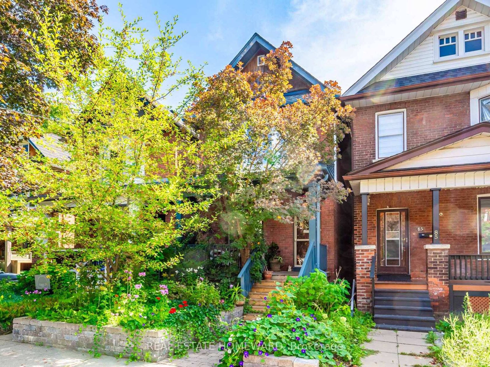 87 Harcourt Avenue, Jones, Toronto by Alessia Polo 87 Harcourt Avenue, Jones, Toronto