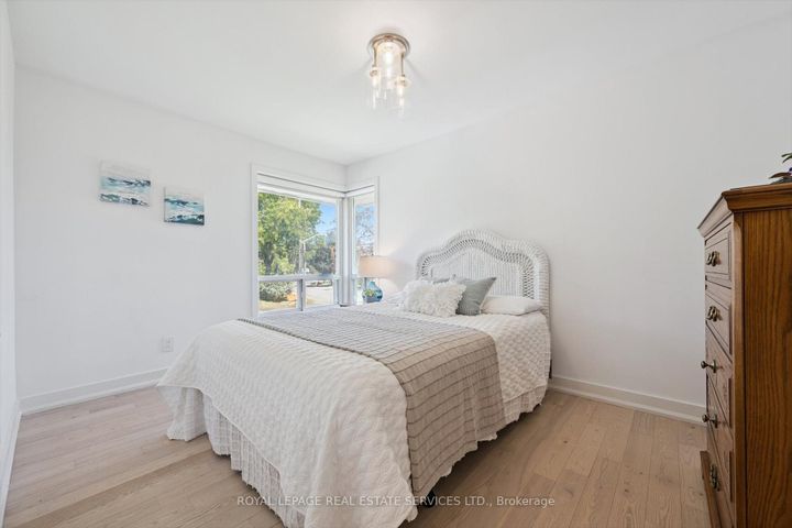 Photo 14 at 1 Hillavon Drive, Rosethorn, Toronto