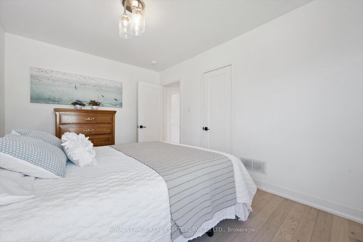 Photo 15 at 1 Hillavon Drive, Rosethorn, Toronto
