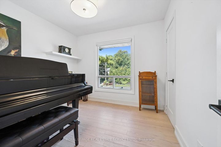 Photo 18 at 1 Hillavon Drive, Rosethorn, Toronto