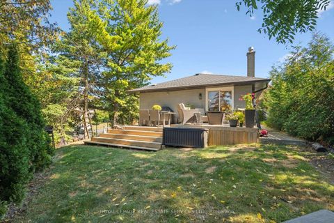 Photo 33 at 1 Hillavon Drive, Rosethorn, Toronto