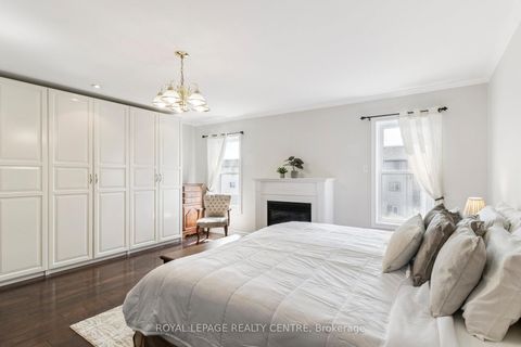 Photo 17 at 90 Georgian Drive, RO River Oaks, Oakville