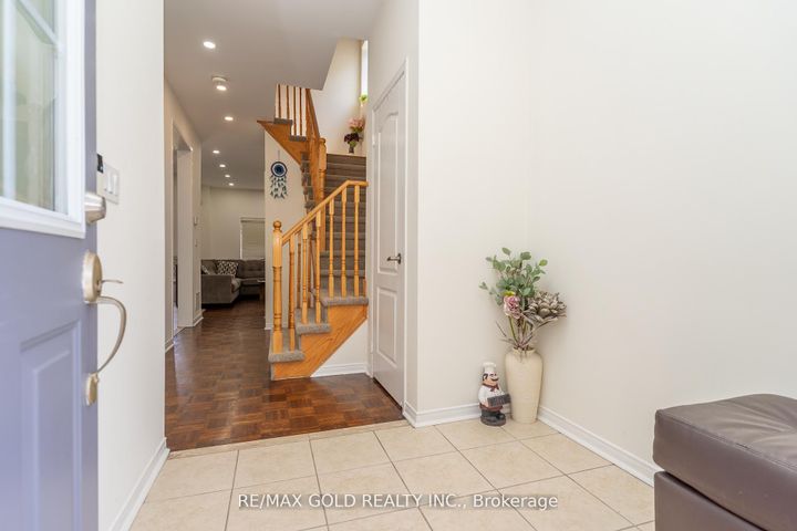 Photo 3 at 32 Rubysilver Drive, Vales of Castlemore, Brampton