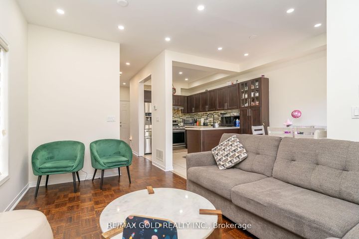 Photo 9 at 32 Rubysilver Drive, Vales of Castlemore, Brampton