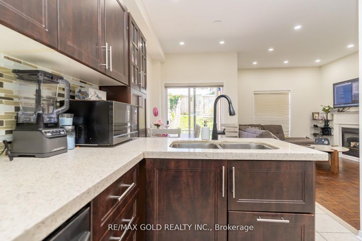Photo 13 at 32 Rubysilver Drive, Vales of Castlemore, Brampton