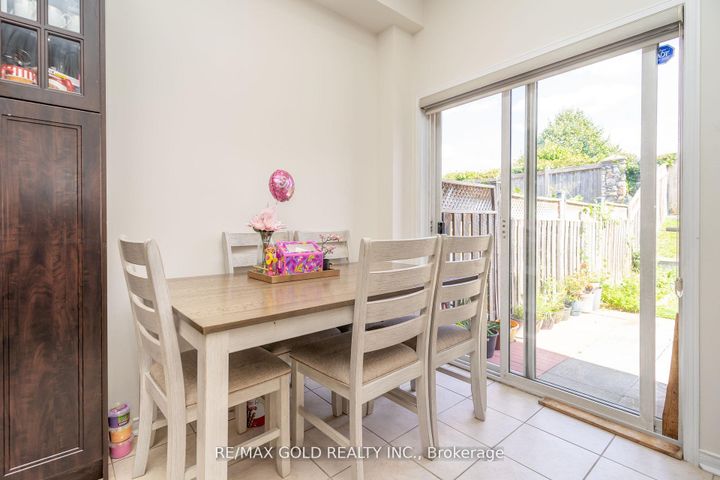 Photo 14 at 32 Rubysilver Drive, Vales of Castlemore, Brampton