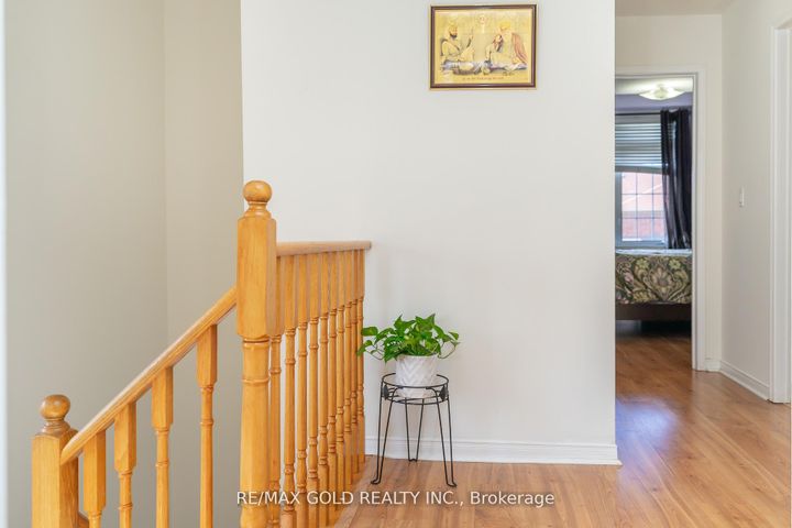 Photo 17 at 32 Rubysilver Drive, Vales of Castlemore, Brampton